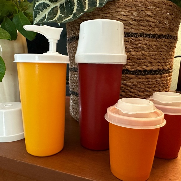 Tupperware - Mid Century Modern Vintage